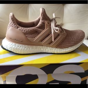 NIB Adidas Women’s Ultra Boost Size 8